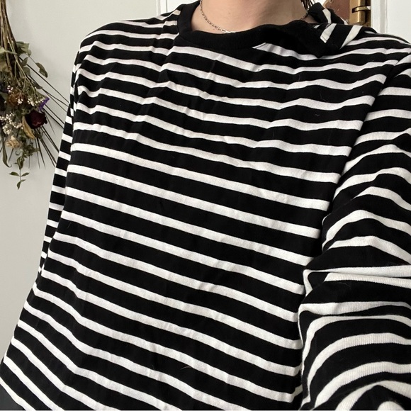 Marc Jacobs black and white stripped crew neck - Picture 4 of 5